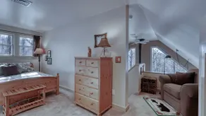 Secluded Dublin Hills Chalet <8 mins to EVL> - Image 4