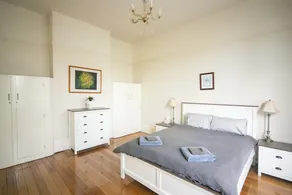 Riverbank villa - Image 4