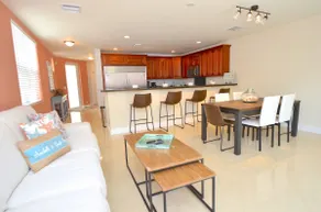 BY THE SEA VACATION VILLAS 4 BED/PRIVATE POOL/ WALK TO EVERYTHING. Amazing location! - Image 4