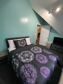 Lovely Private 2-Bedroom Rental - Image 4
