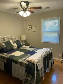 Trout Homestay; Sleeps 8; 1 mile to Montauk Park - Image 3