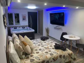 Cozy jacuzzi - Image 2