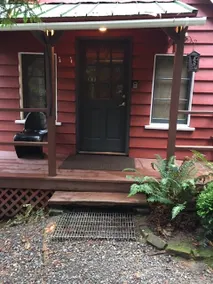 SKY-HI, Skykomish Riverfront Cabin, Pet Friendly - Image 4