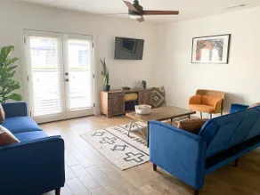 STUNNING Urban Farmhouse Minutes from Downtown - Image 4
