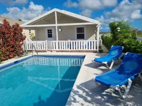 Immaculate villa with private pool - Image 2