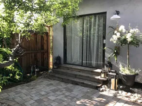 Private cottage in a garden - Image 2