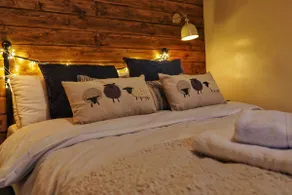 17th Century Farm Cottage Getaway - Image 5