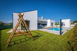 Villa Mateo with heated pool - Image 2