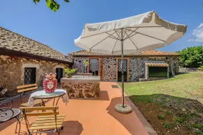 Modern Etna FarmHouse With Vineyard And Terrace - Image 3