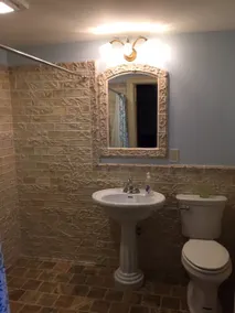 Lisa's House- A Unique Retreat - Image 3