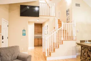 Family getaway-Great location to Ocean + Loft - Image 5
