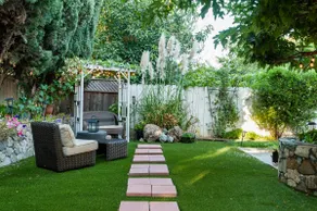 Private Home with Free Parking & Large Garden - Image 2