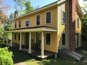 Blacksmith House - Charming Historic Getaway - Image 3