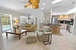 COASTAL Beautiful Pool Home - Image 5