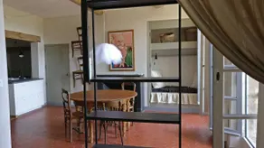 An apartment with art - Image 5
