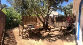 House with a shared pool - Image 2