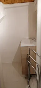 Appartement moderne entièrement rénové - Image 2