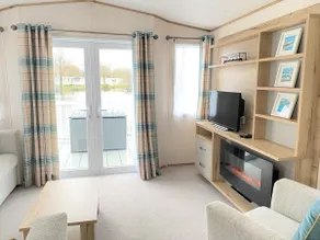 Goosewing Lakeside Lodge - Image 2