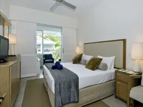 Beach Club 3 Bedroom Luxury Apartment - Image 5