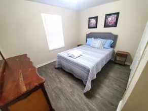 Lovely and spacious, 2 bedrooms and 2 bathrooms - Image 3