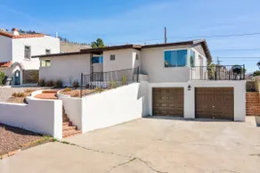 El Paso Oasis: Luxurious 3BR/2BA Retreat - Image 2