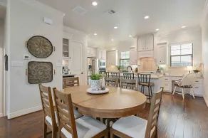 Northgate Nest Cozy & Convenient 2BR 3BA Office Steps from A&M - Image 4