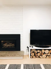 Bright + Cozy Fireplace Basement Suite w/ Parking - Image 5