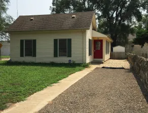 Cottage in Quiet Neighborhood - Image 2