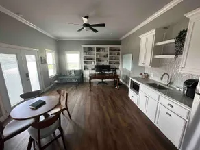 Convenient Country Retreat (12 miles to downtown) - Image 3