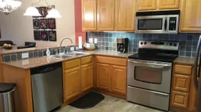 2 BR Luxury Riverfront Condo in Perfect Location - Image 5