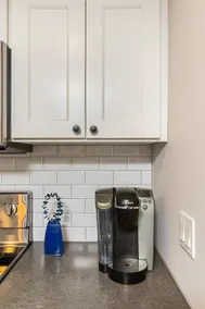 Beautifully Renovated DC Row Home - Image 3