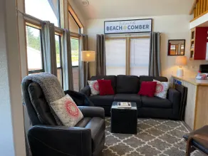 Cozy Ocean Front Retreat w/Private Hot Tub! - Image 3