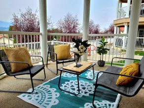Modern / Pool & Golf Nearby /King Bed / BBQ - Image 3