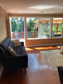 Kirkland 3BD, 2 Bath, Separate Entry, Evergreen - Image 2