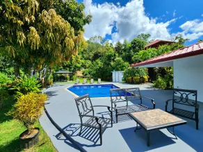 Lovely Jungle Sanctuary W/Ocean View - Image 3