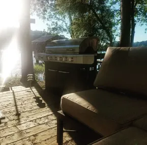 the small rustic lake house - Image 5