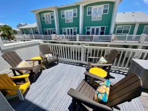 Easy Breezy Beach Walk * Sparkling Pool* In Town - Image 2