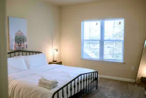 2BR 2BA Apt. King Beds- Pool/Gym - Image 4