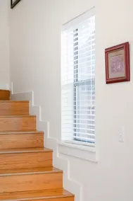 The 11 Oaks Townhouse in Walkable Downtown Neighborhood - Image 2