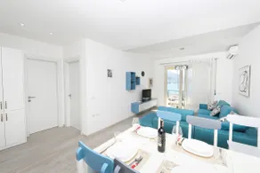 Premium Bay View Balcony! *Free Private Parking - Image 5