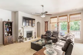 Near AT&T Stadium & Six Flags – Spacious Home. - Image 3