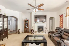 Near AT&T Stadium & Six Flags – Spacious Home. - Image 2