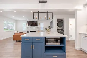 Modern Luxury Near Downtown w/Private Yard/Firepit - Image 4