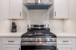 Modern Luxury Near Downtown w/Private Yard/Firepit - Image 3