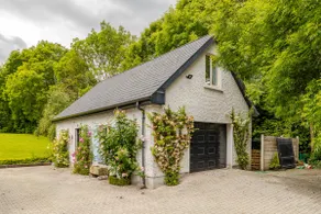 Fully equipped self-catering loft, 4 mins from M7 - Image 5