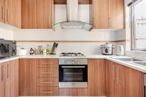Stunning as new 3 Queen Home - Image 5