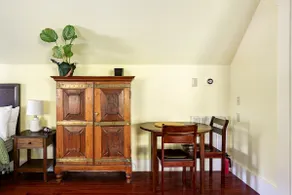 Large private apartment On Main Street - Image 2