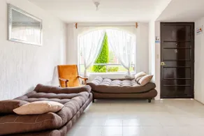 House in a private area, home office, pet, location. - Image 4