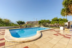 House with swimming pool and paddle tennis court - Image 4