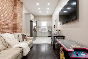 Modern Luxury 3BR • Near NYC • Spacious • Sleeps 8 - Image 2